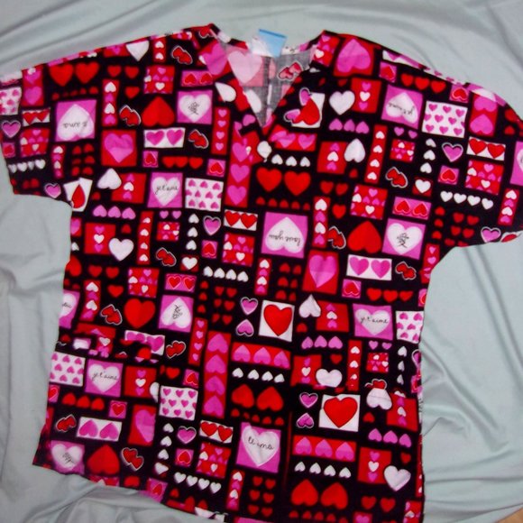 size small womens scrub work wear shirt  black pink red hearts valentines top - Picture 1 of 3